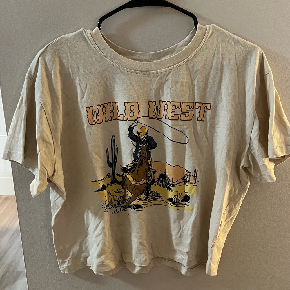Graphic tee